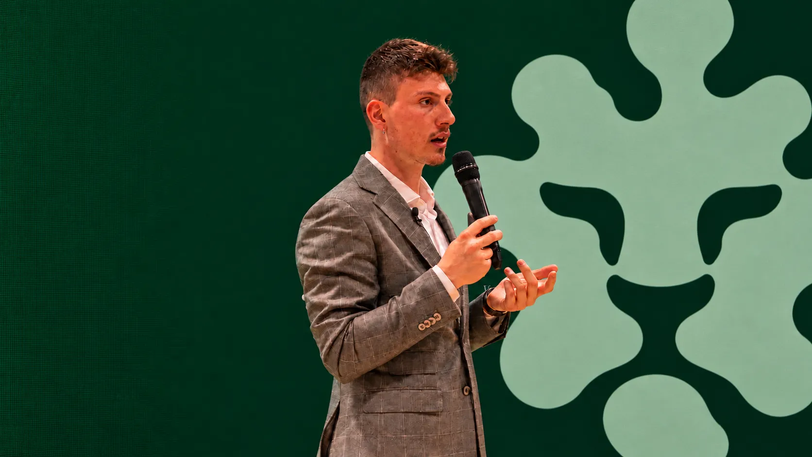 Davide Manzoni sul palco di Venice AI Expo